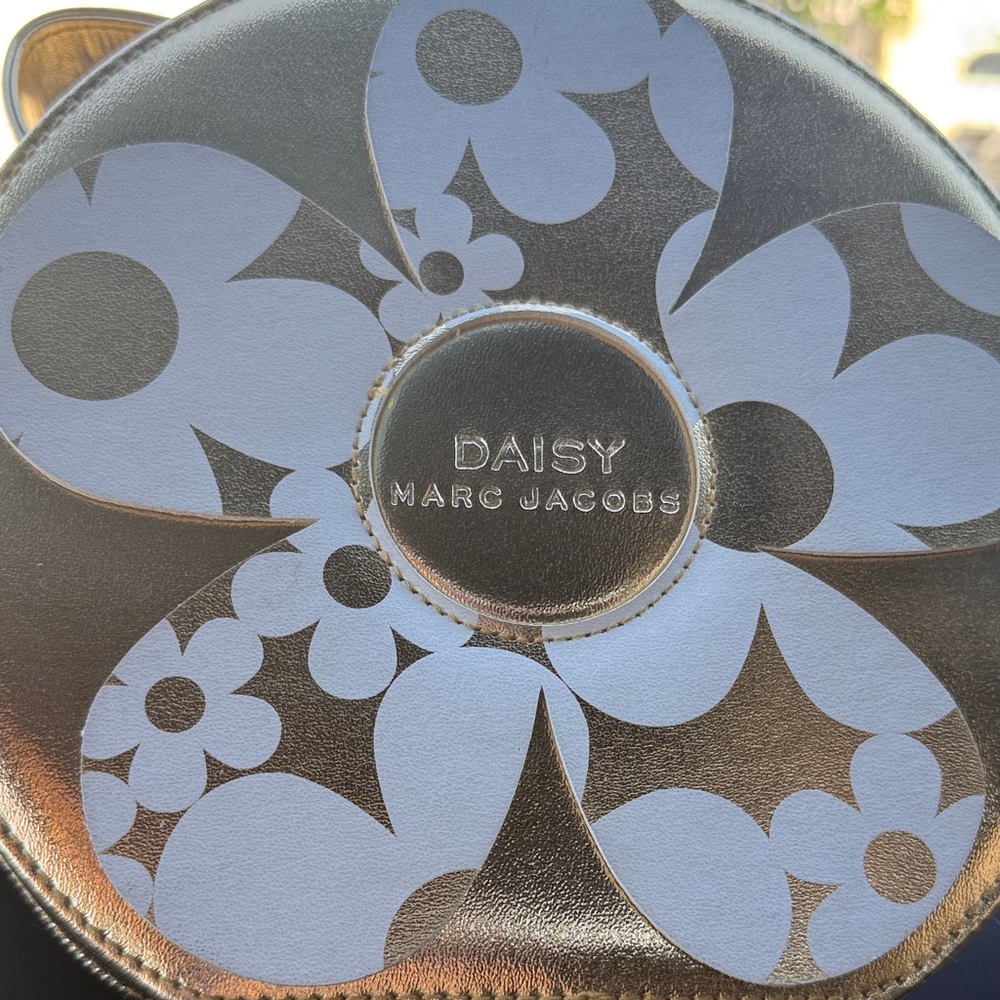 Marc Jacobs Gold and White Floral Round Bag - Picture 3 of 11